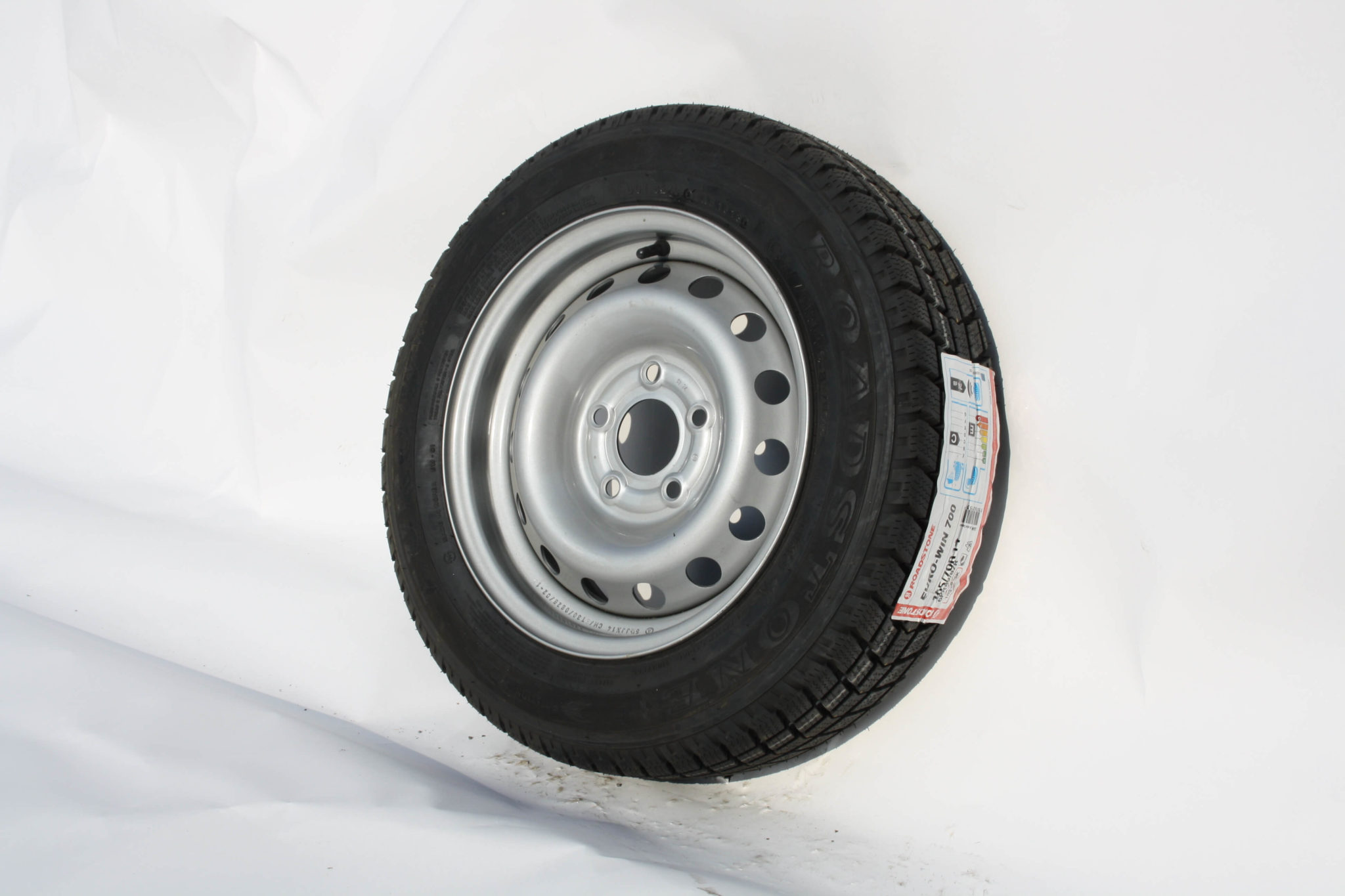 Sommardäck + fälg 13tum, 5 bultar, 155 R / 13C för släp med 1 axel med totalvikt 1200 kg